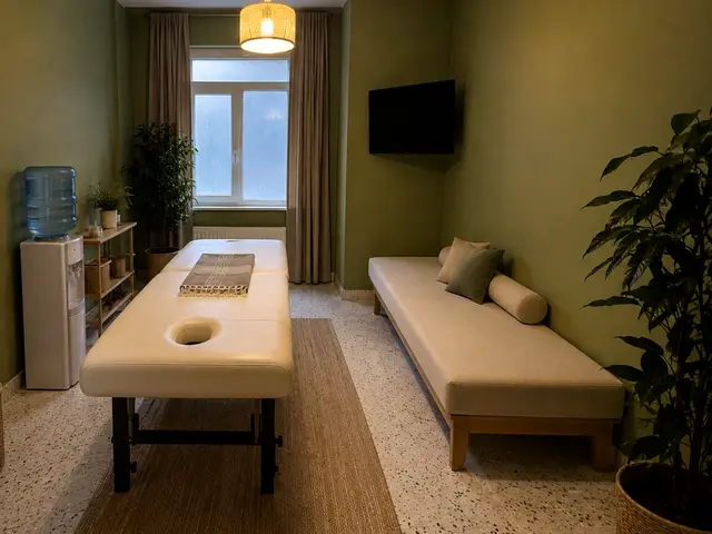 Pencereli, bitkili sakin masaj odası — Maslak, Masaj Salonun